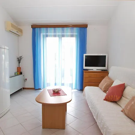 Slavka 1155 Lägenhet Pula