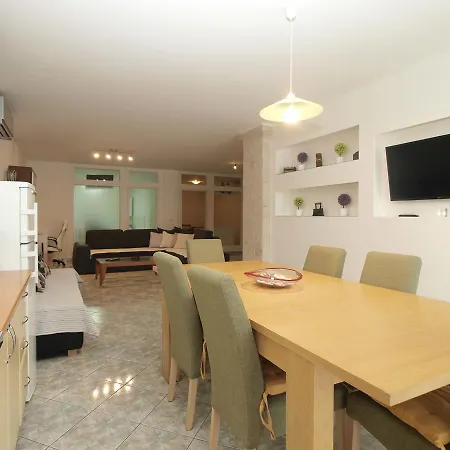 Διαμέρισμα Slavka 1155 Πούλα