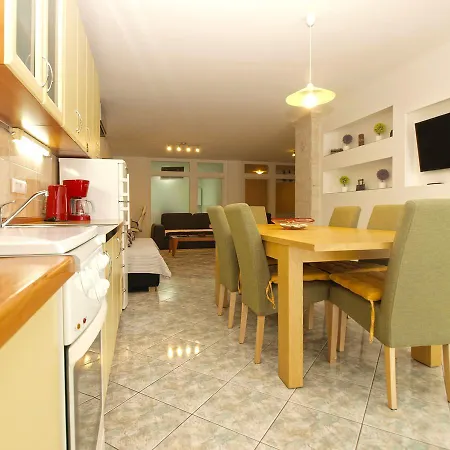 Slavka 1155 Appartamento Pola