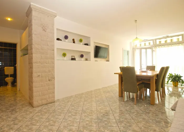 Slavka 1155 Πούλα