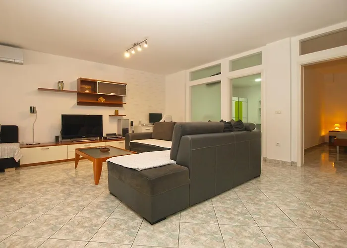 Slavka 1155 Πούλα