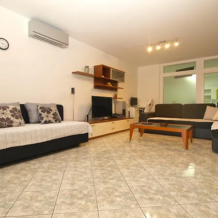 Slavka 1155 Appartamento *